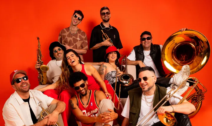 Els membres de Hip Horns Brass Collective posant en grup